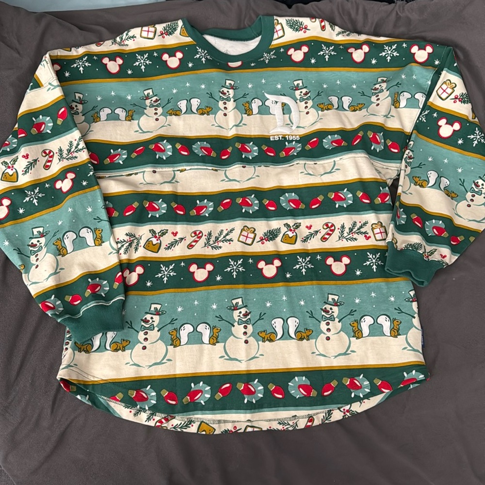 Disney Disneyland Holiday Spirit Jersey Adult Size M NWOT